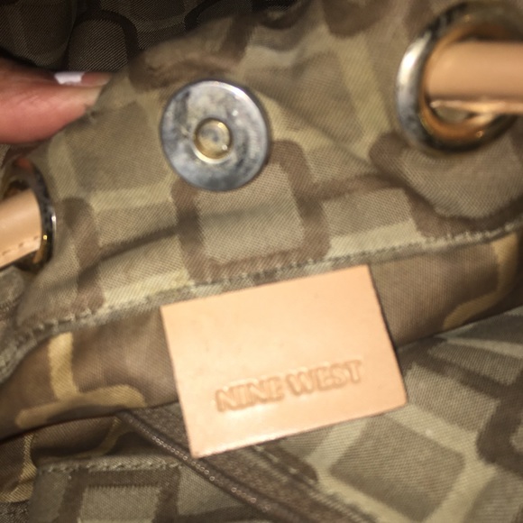 Nine West purse , with built in wallet - Picture 2 of 4